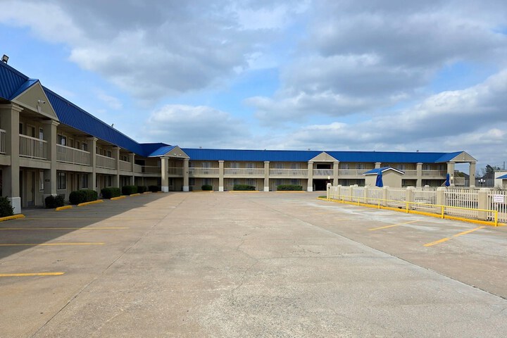 Baymont by Wyndham McAlester Hwy 69