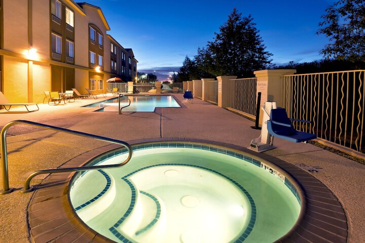 Pool 5 of 29