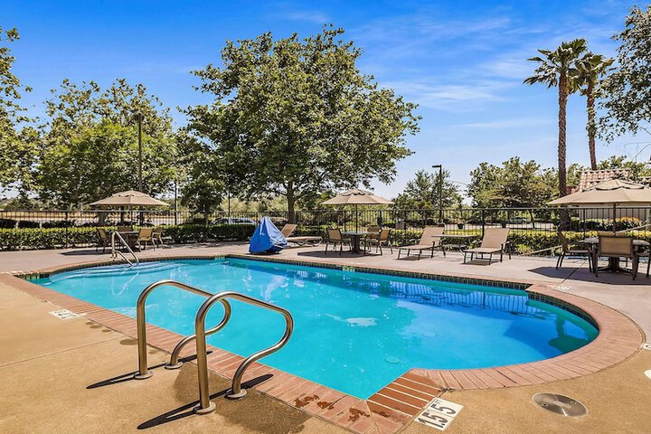 Pool 6 of 42