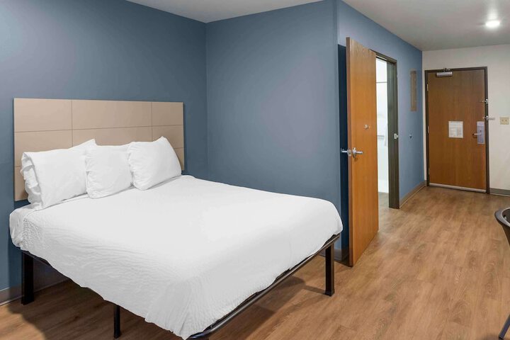 Room 12 of 25