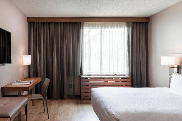 Room 15 of 38