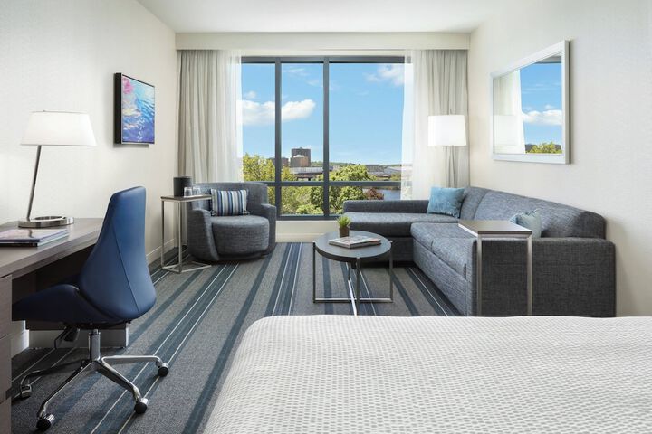 Courtyard by Marriott Boston-Cambridge