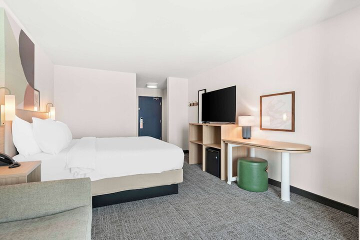 Room 20 of 38