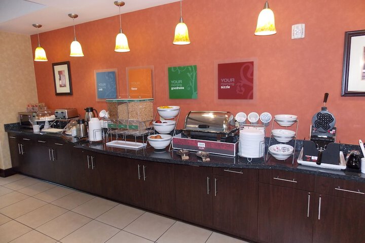 Dining 59 of 68