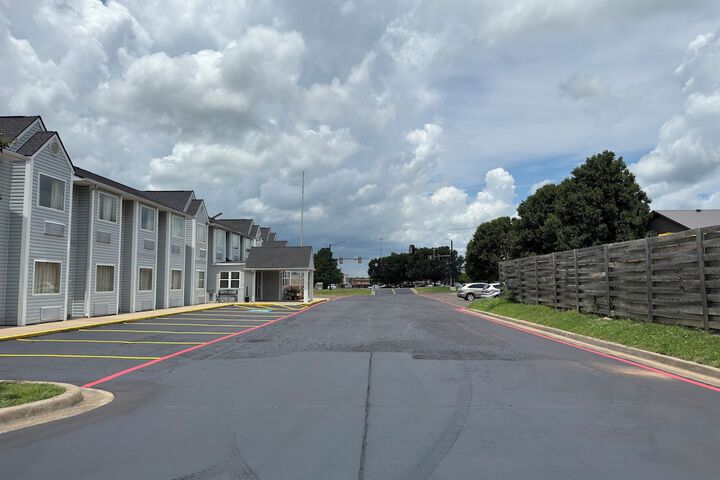 Americas Best Value Inn & Suites Ada