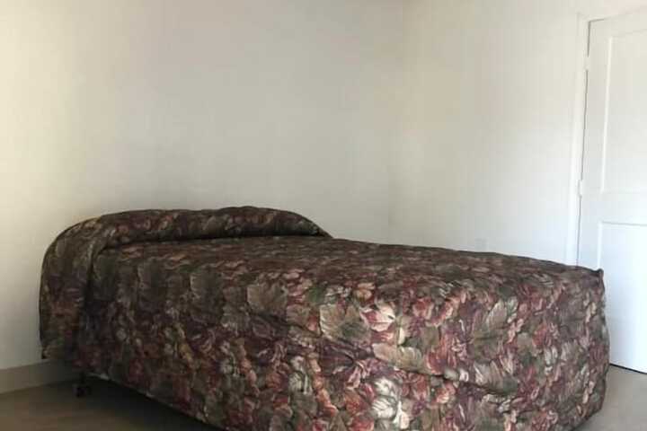 Room 13 of 21