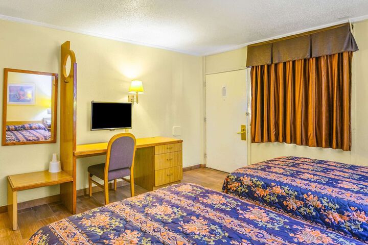 Room 18 of 35