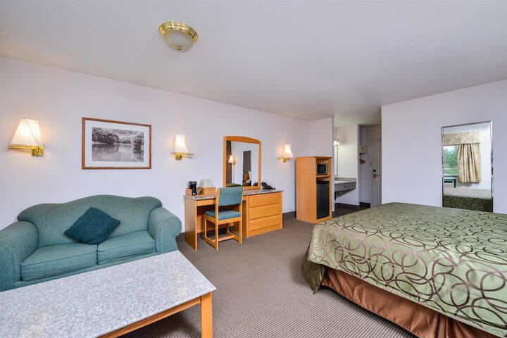 Room 21 of 39