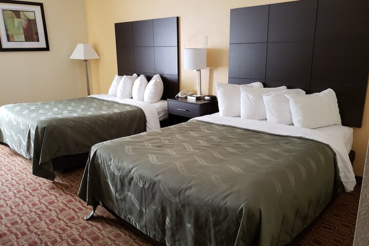 Room 33 of 40