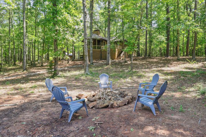 Lakefront Hamilton Cabin w / Dock & Fire Pit!