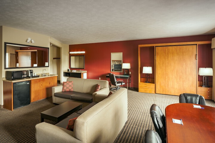 Room 17 of 33