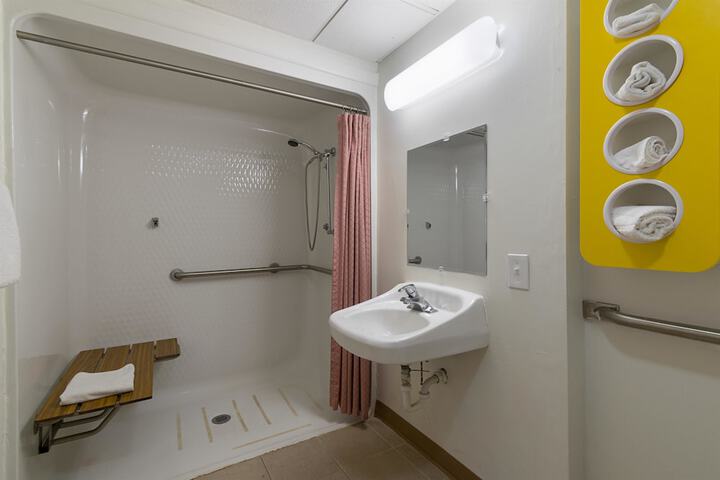 Room 44 of 51