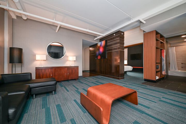 Aloft by Marriott Charlotte City Center