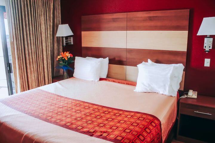 Room 26 of 48