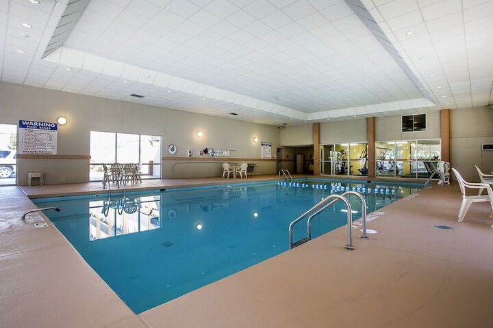 Pool 10 of 55