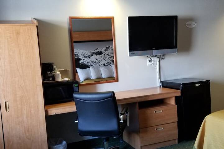 Room 25 of 40
