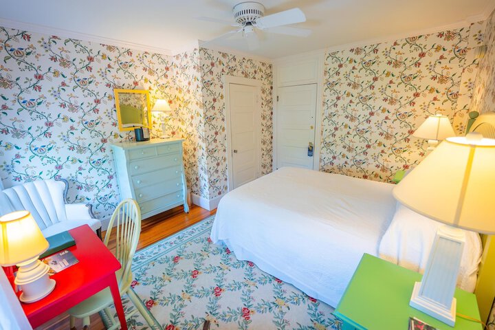 The Colony Hotel
