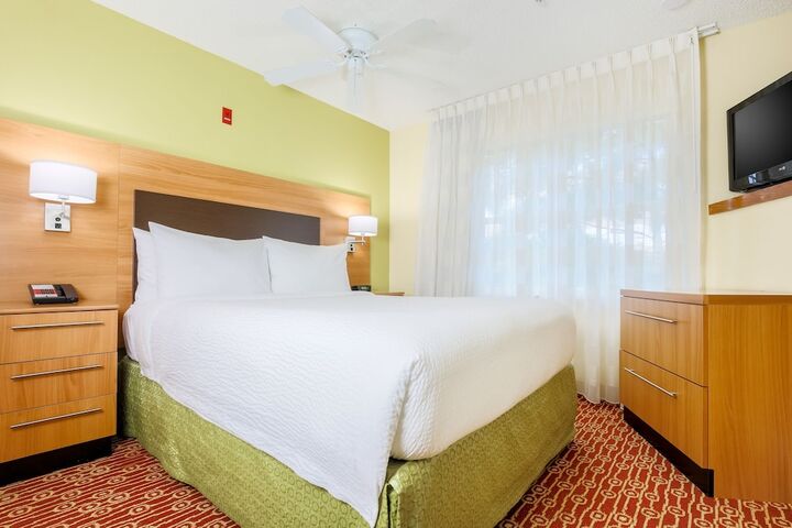 Room 4 of 11