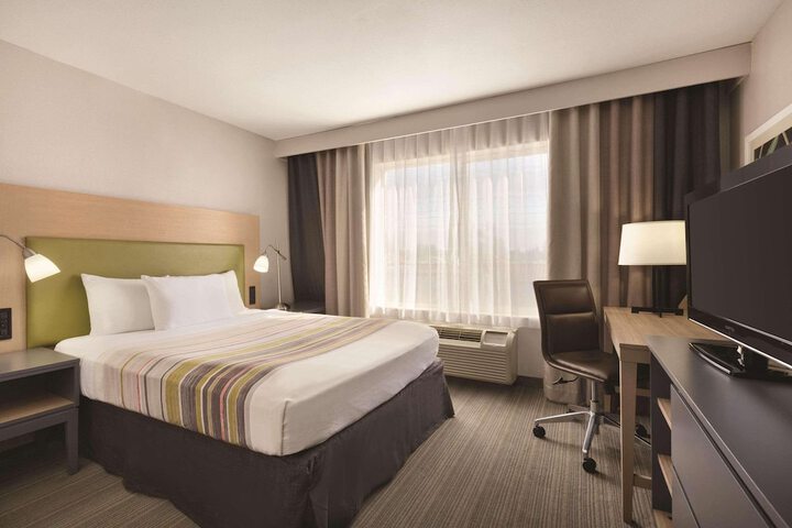 Country Inn & Suites by Radisson Fresno North, CA