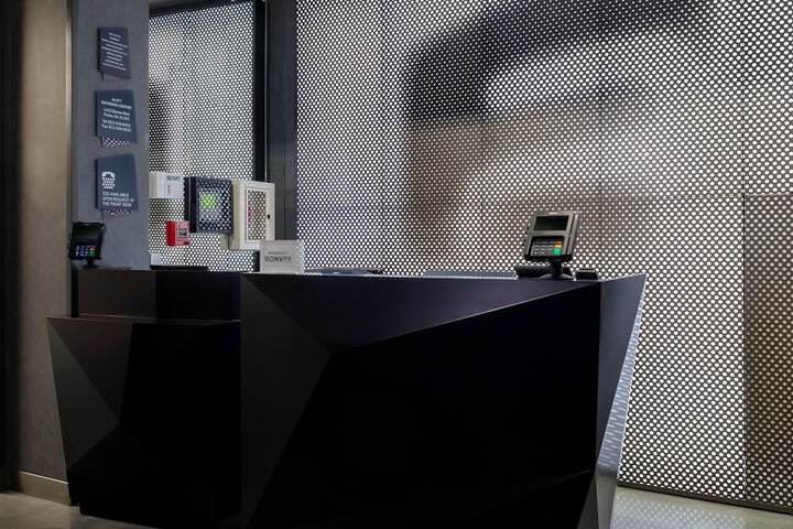 Hotel Interior 8 of 28