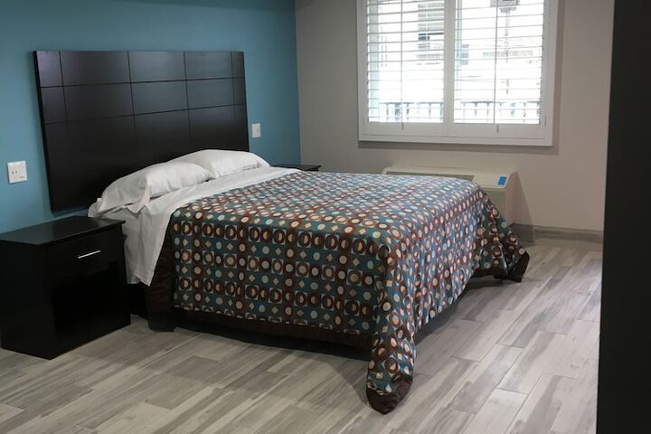 Room 12 of 20