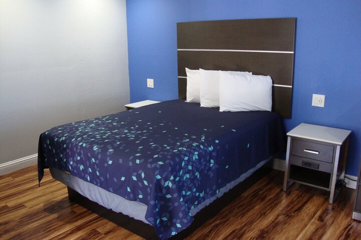 Room 17 of 21
