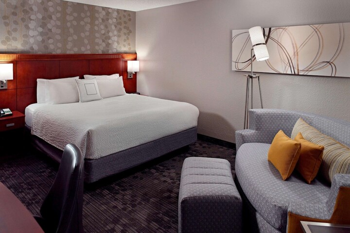 Room 16 of 27