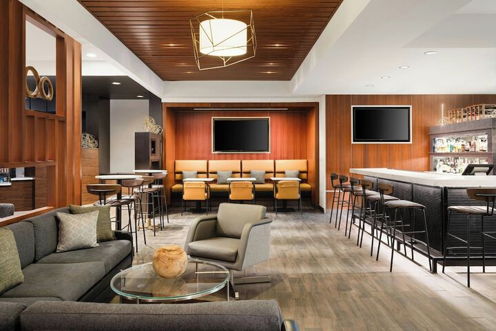 Courtyard by Marriott Charlotte City Center
