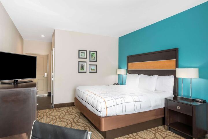 Room 9 of 29