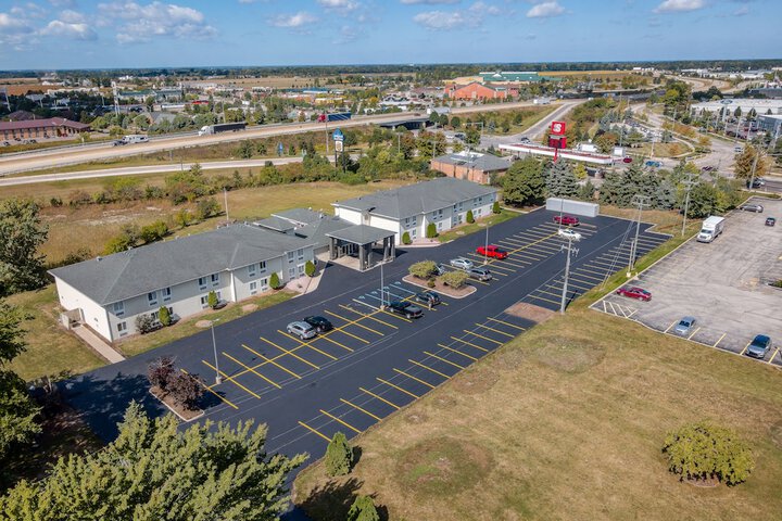 American Inn and Suites Dundee