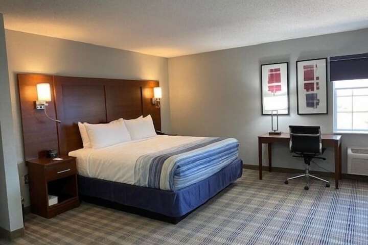 AmericInn by Wyndham Williamsburg