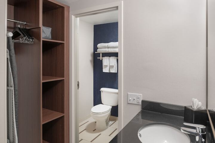 Room 8 of 50