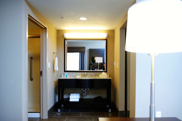 Room 12 of 34