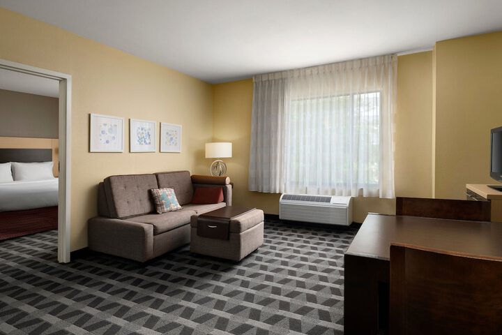 Room 16 of 32