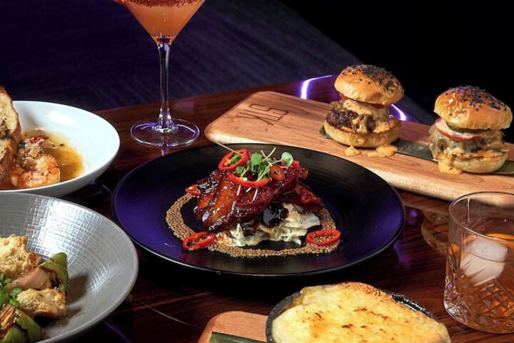 Dining 96 of 106