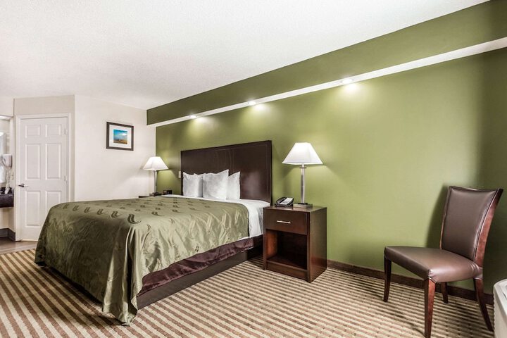 Room 11 of 27