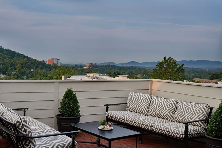The Foundry Hotel Asheville Curio Collection by Hilton