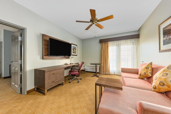 La Quinta Inn & Suites by Wyndham Marble Falls