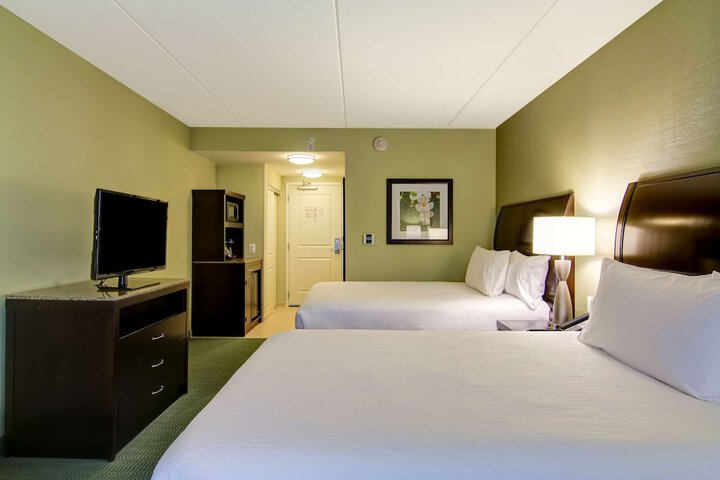 Hilton Garden Inn Woodbridge