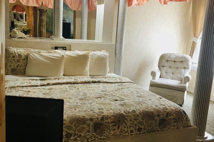 Room 78 of 334