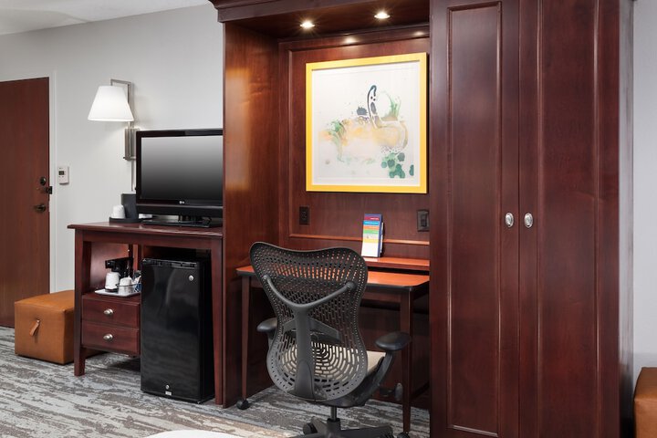 Room 8 of 38