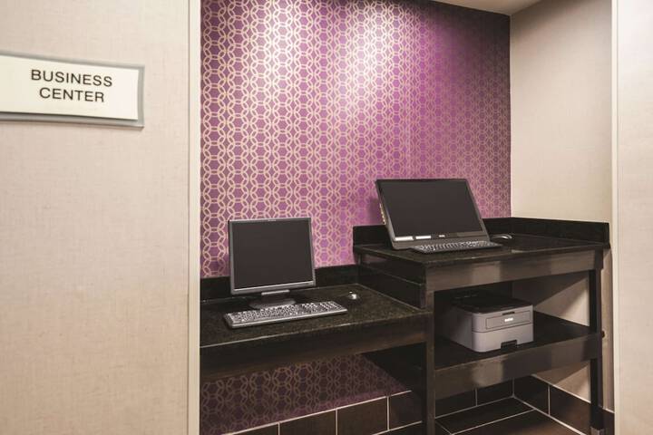 Business Center 35 of 35
