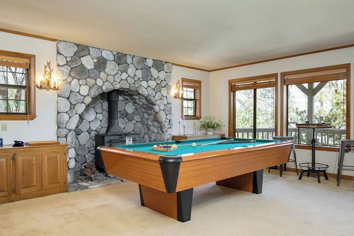 Pollock by Avantstay Stunning Views w / Movie Room Game Room & Large Balcony