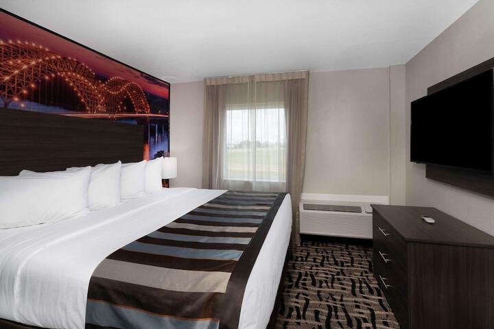 Room 17 of 28