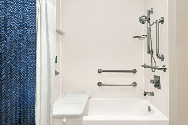 Room 16 of 22