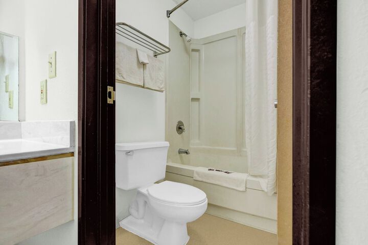 Brookville Inn by OYO Near Dayton International Airport