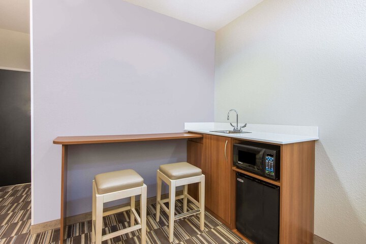 Room 8 of 15