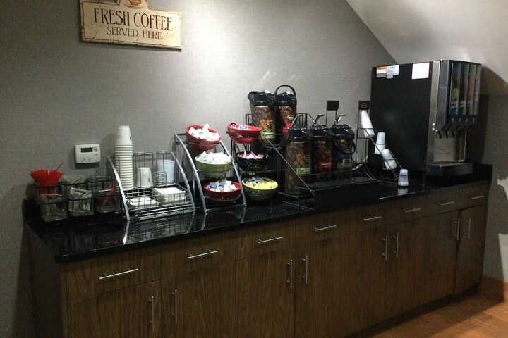 Breakfast/Coffee Service 33 of 38