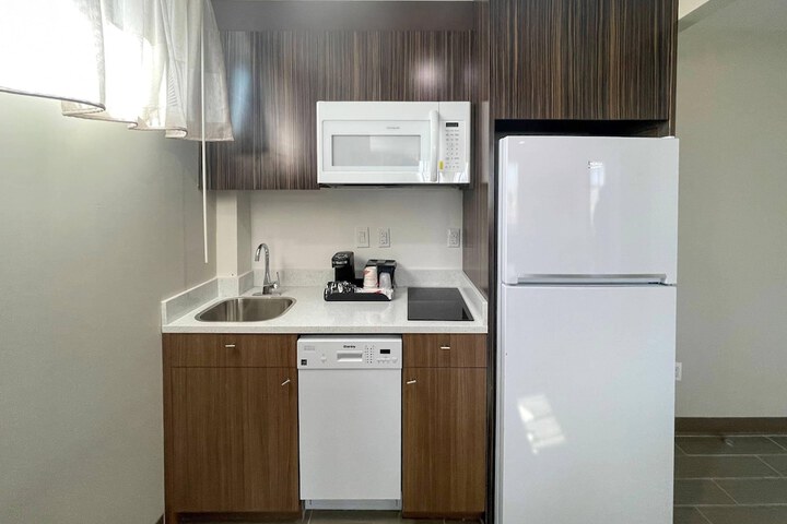 MainStay Suites Bronx - Belmont