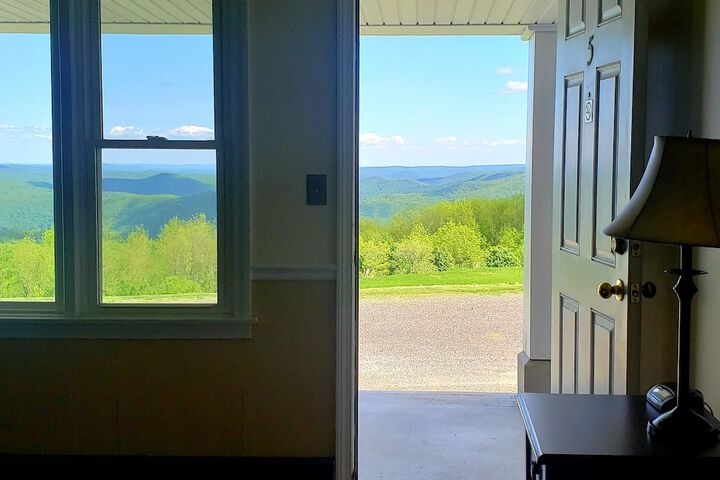 Room 25 of 37